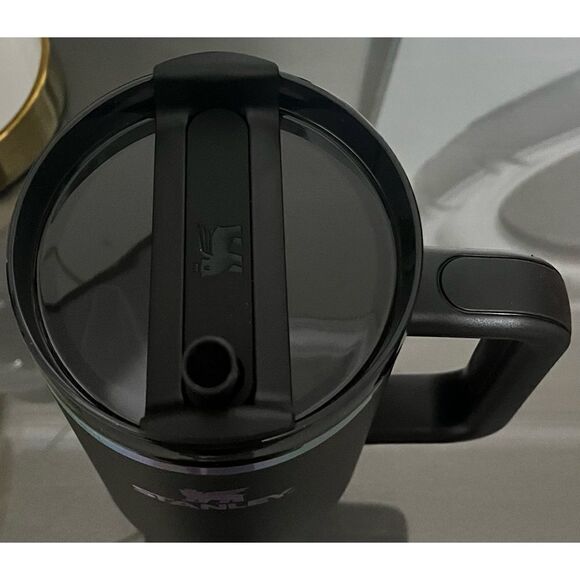 NWT Stanley Quencher H2.0 FlowState Tumbler 40oz, BLACK CHROMA - Picture 2 of 3